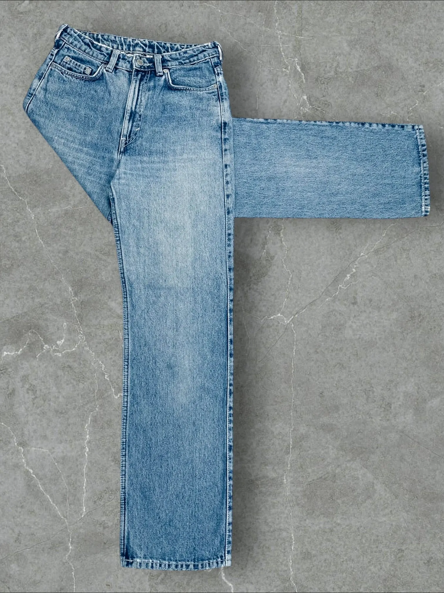 ROWE WEEKDAY STRAIGHT LEG VINTAGE JEANS